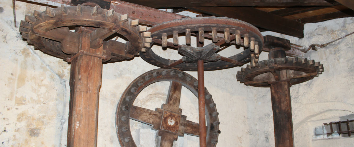 Jeu de roues- moulins de Saint-André de la Roche